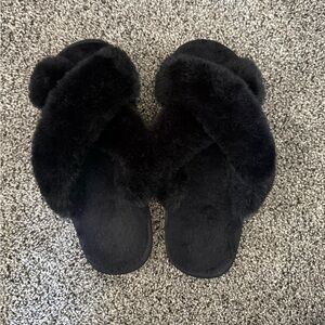 Cozy Black Faux Fur Women's Slippers